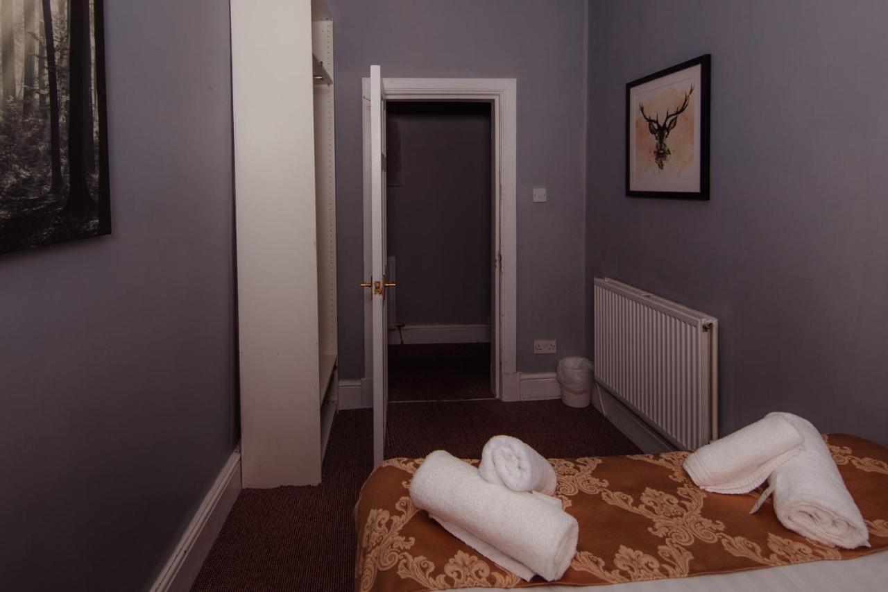 Old Town Central Apartments By The Meadows Edimburgo Esterno foto
