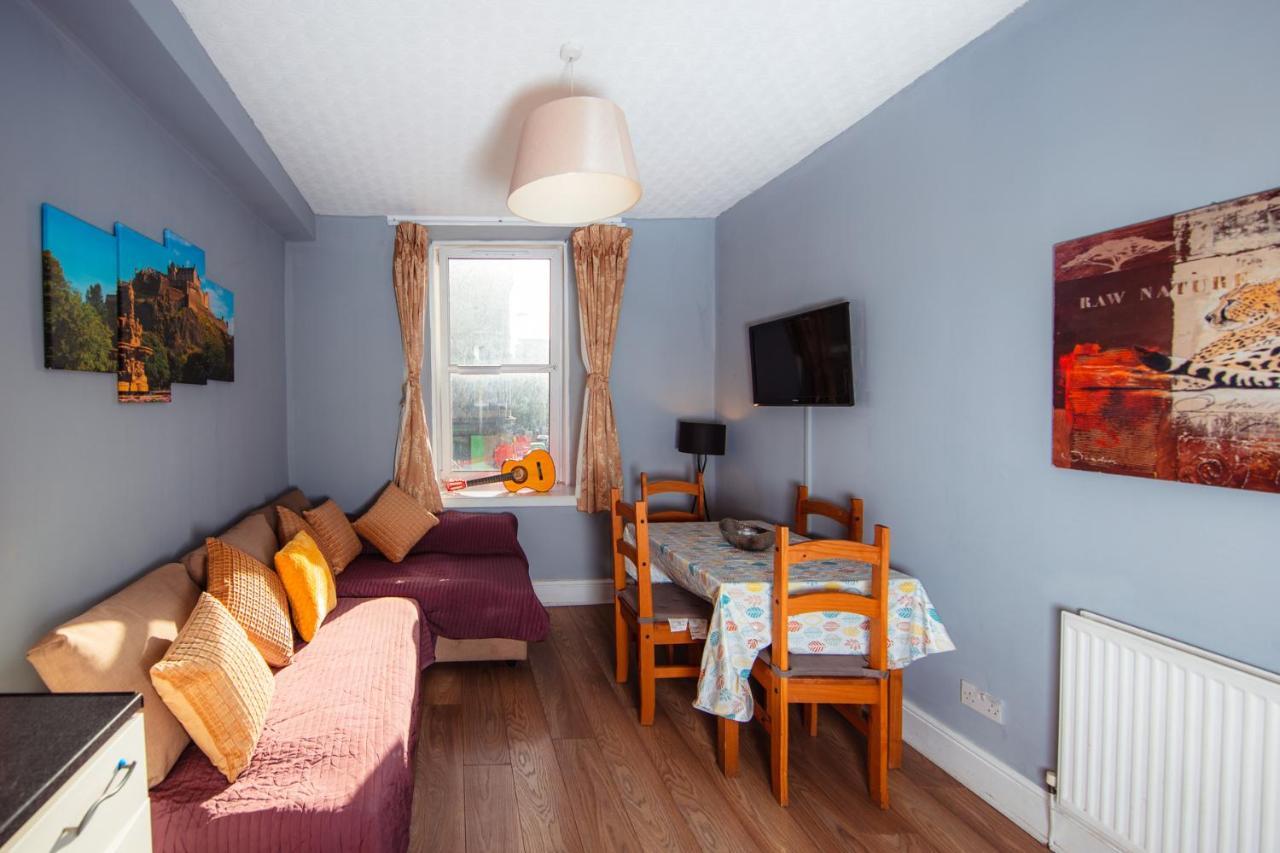 Old Town Central Apartments By The Meadows Edimburgo Esterno foto